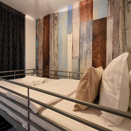 Discover Comfort: Charming & Spacious Apartment In The Old Town Бухарест Экстерьер фото