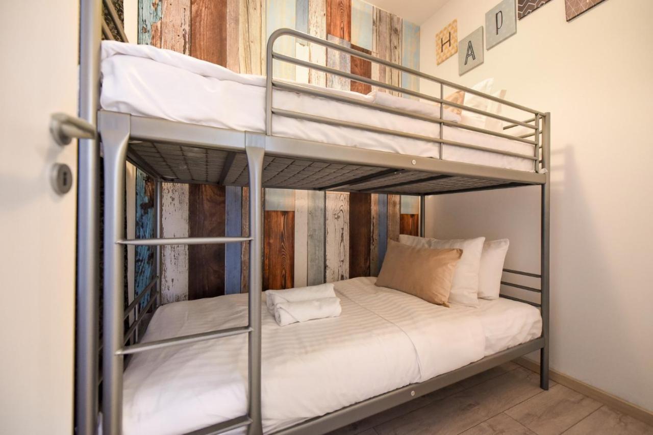 Discover Comfort: Charming & Spacious Apartment In The Old Town Бухарест Экстерьер фото